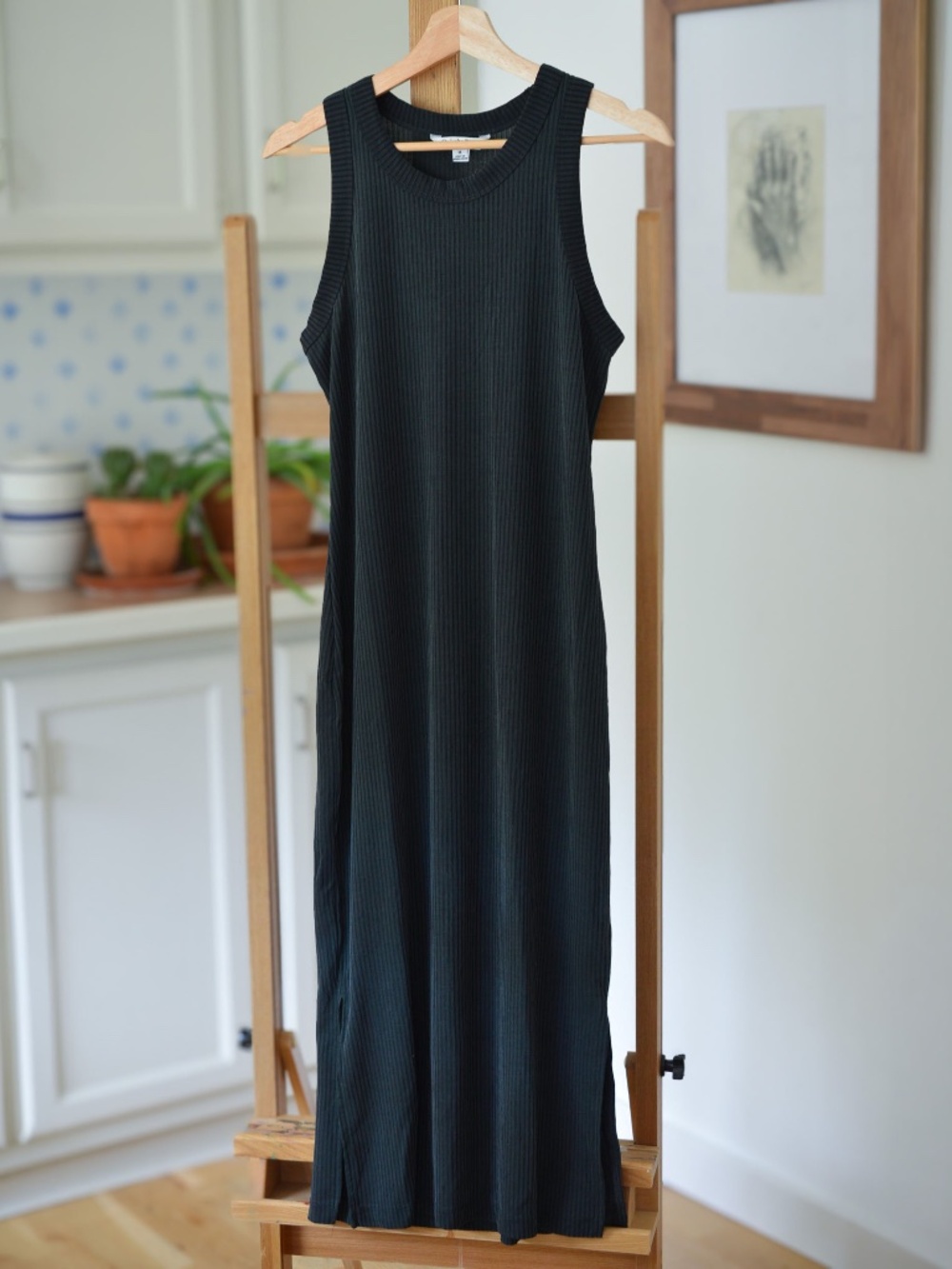 Straight fit ribbed maxi dress